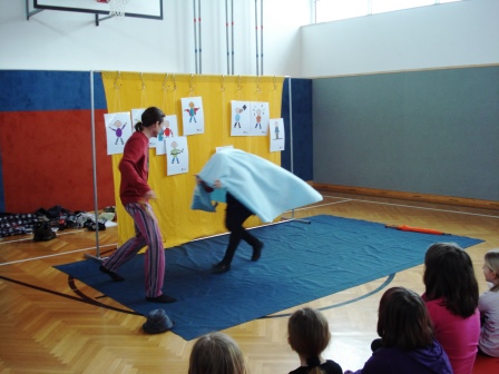 Theater "Die gro&szlig;e Nein-Tonne"