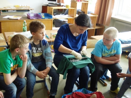 Besuch einer Hebamme in der 3a-Klasse
